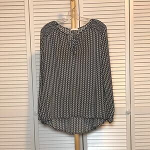 Dalia Geometric Keyhole Neck Long Sleeve Women Blouse L